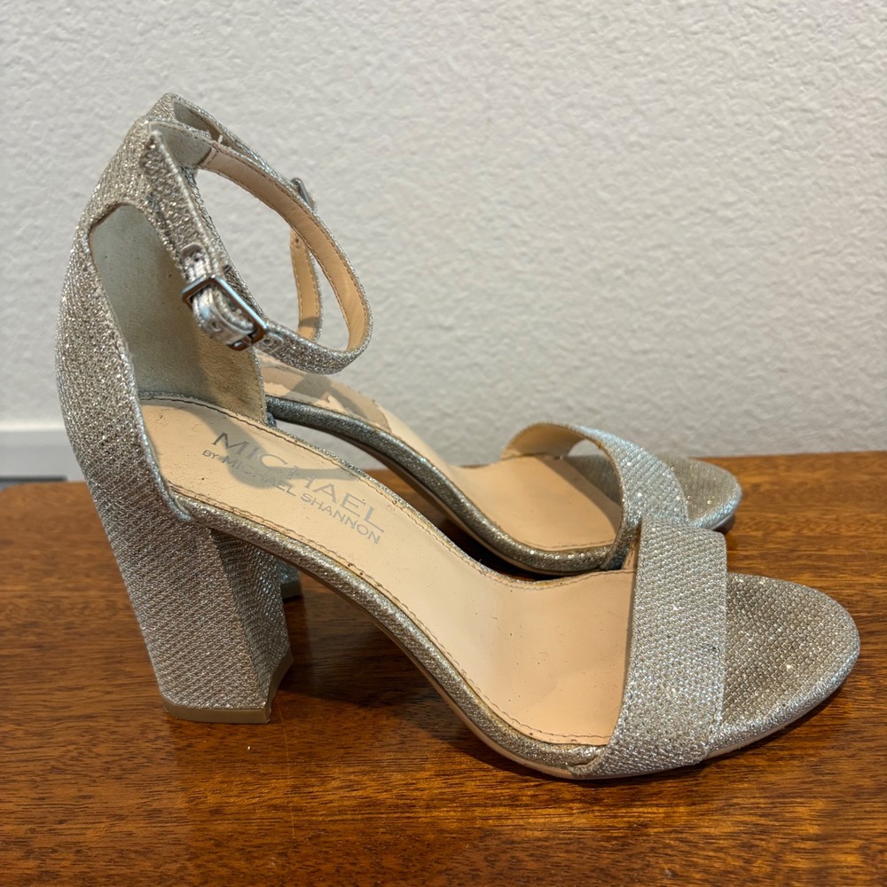 MICHAEL SHANNON Sascha Silver Glitter Block Heel Ankle Strap Sandals Size 6